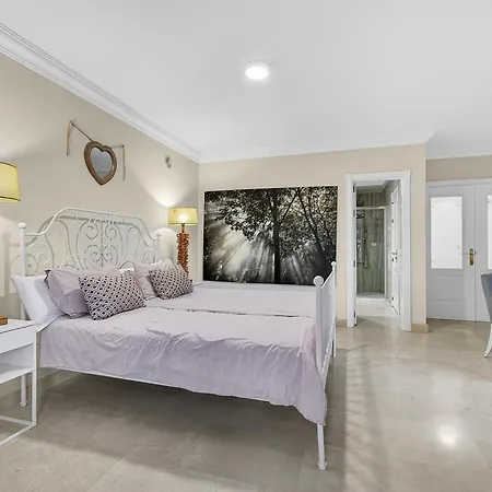 Duque Dream 5 Bedroom Apartment